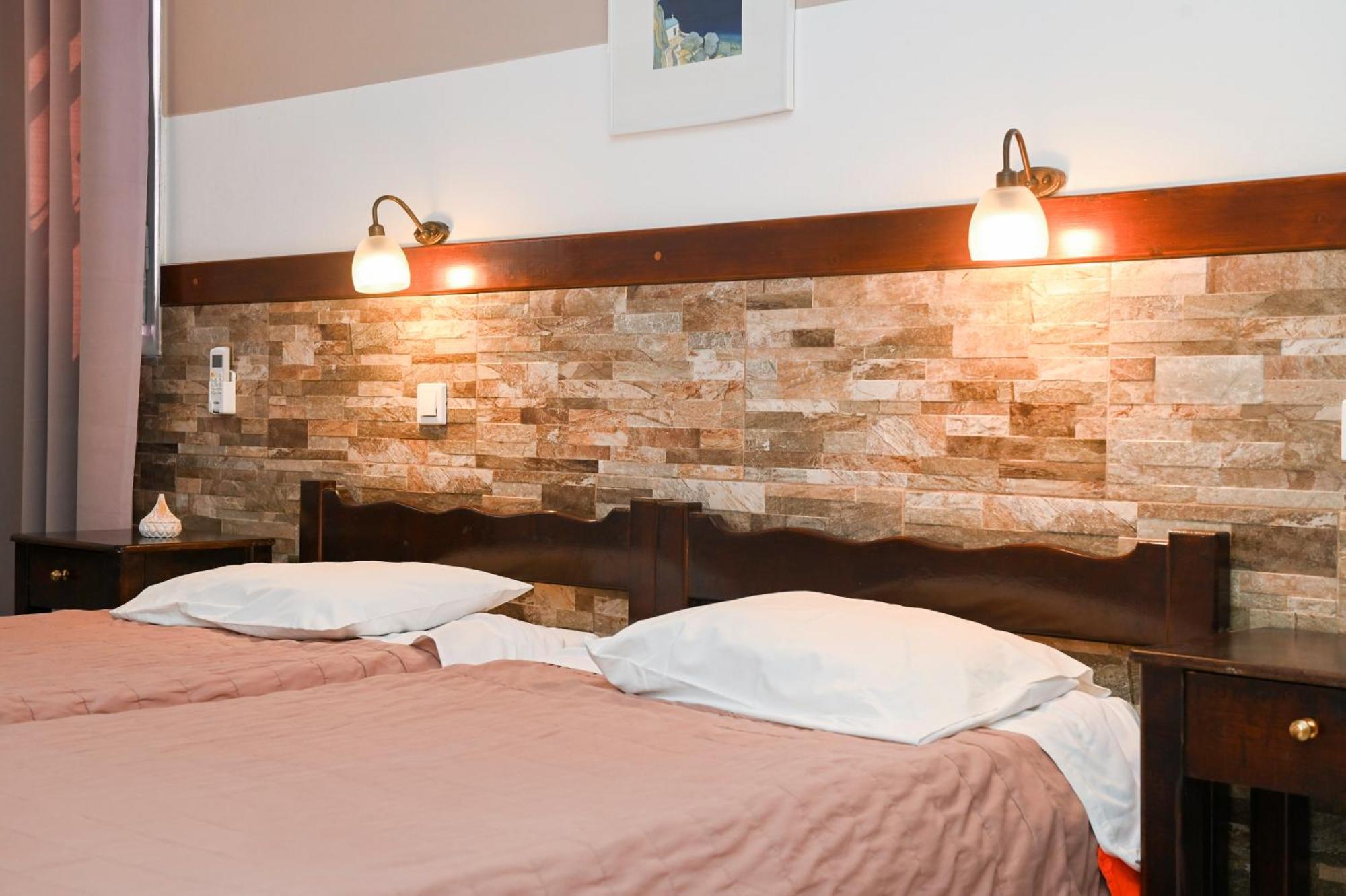 Otel Narkissos 2*